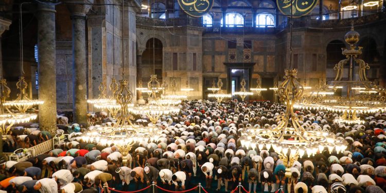 Ulus Devletin Ötesinde Ümmet Kavramını Yeniden Düşünmek