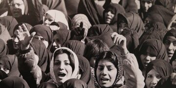 İslami Feministler İran’daki Başörtü Zorunluluğuna Nasıl Bakıyor?