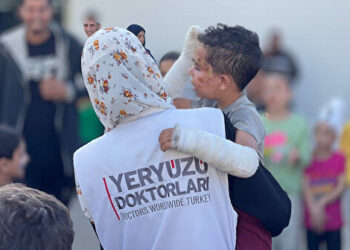 7 Ekim Sonrası Gazze’de Çöken Sağlık Sistemi ve Yeryüzü Doktorları’nın Rolü